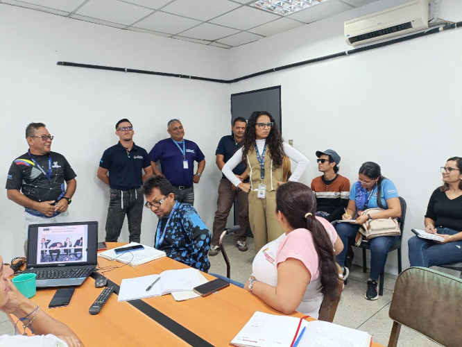 photo_5049020694431641409_y