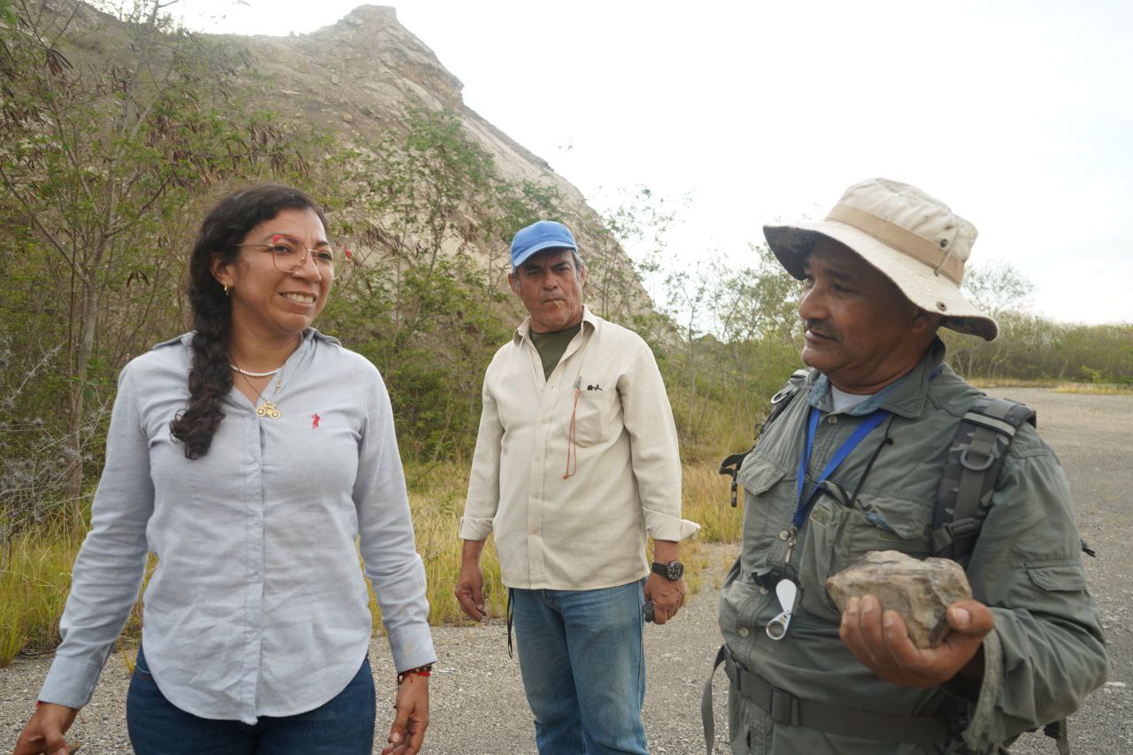 photo_5148029453068864300_y