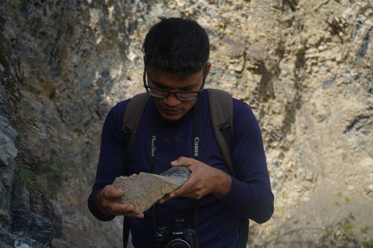 photo_5148029453068864302_y