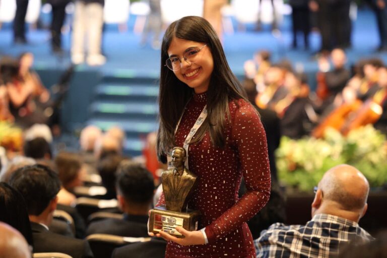 FOTOAPOYOPREMIOS4-768x512