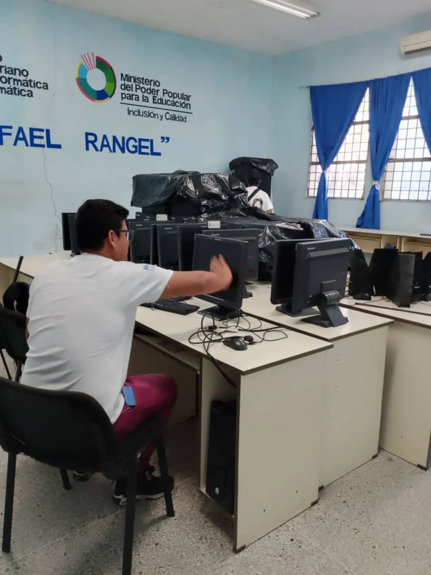 607565704_18437413366105344_6607086226604346301_n